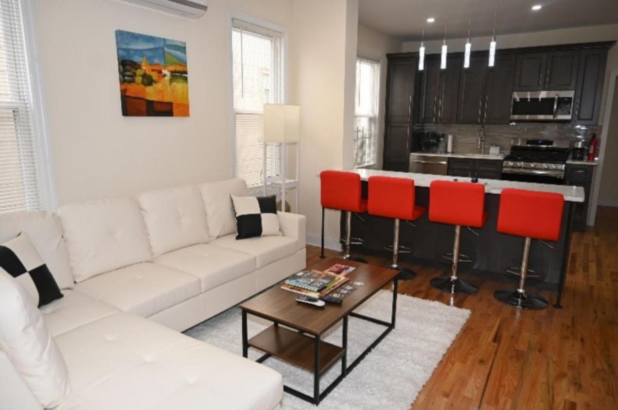 Appartement Ooohlala! 2 Beds And 2 Full Baths W/Free Parking à Newark Extérieur photo