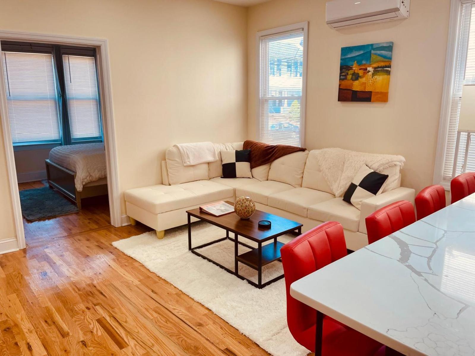 Appartement Ooohlala! 2 Beds And 2 Full Baths W/Free Parking à Newark Extérieur photo