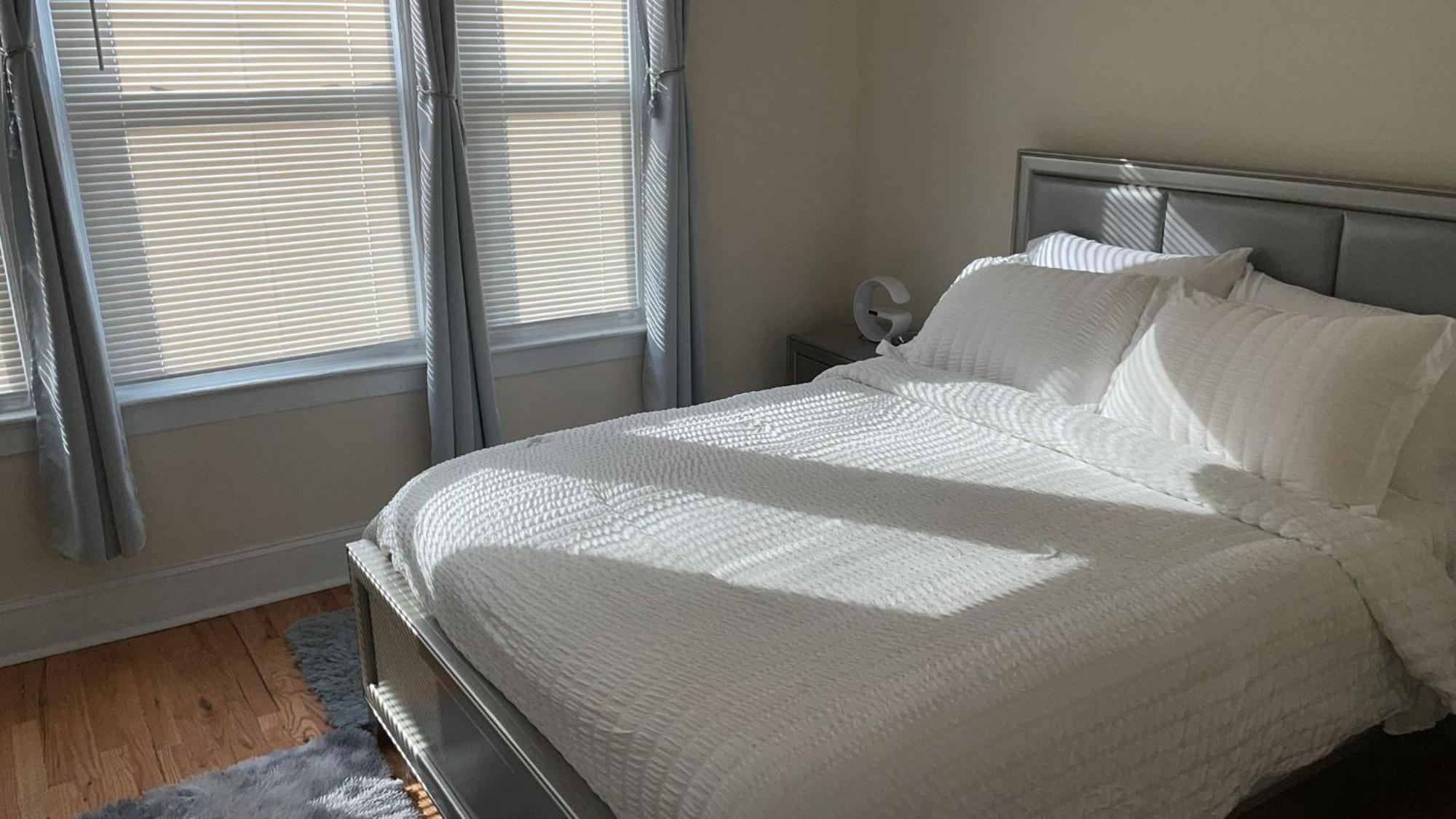 Appartement Ooohlala! 2 Beds And 2 Full Baths W/Free Parking à Newark Extérieur photo