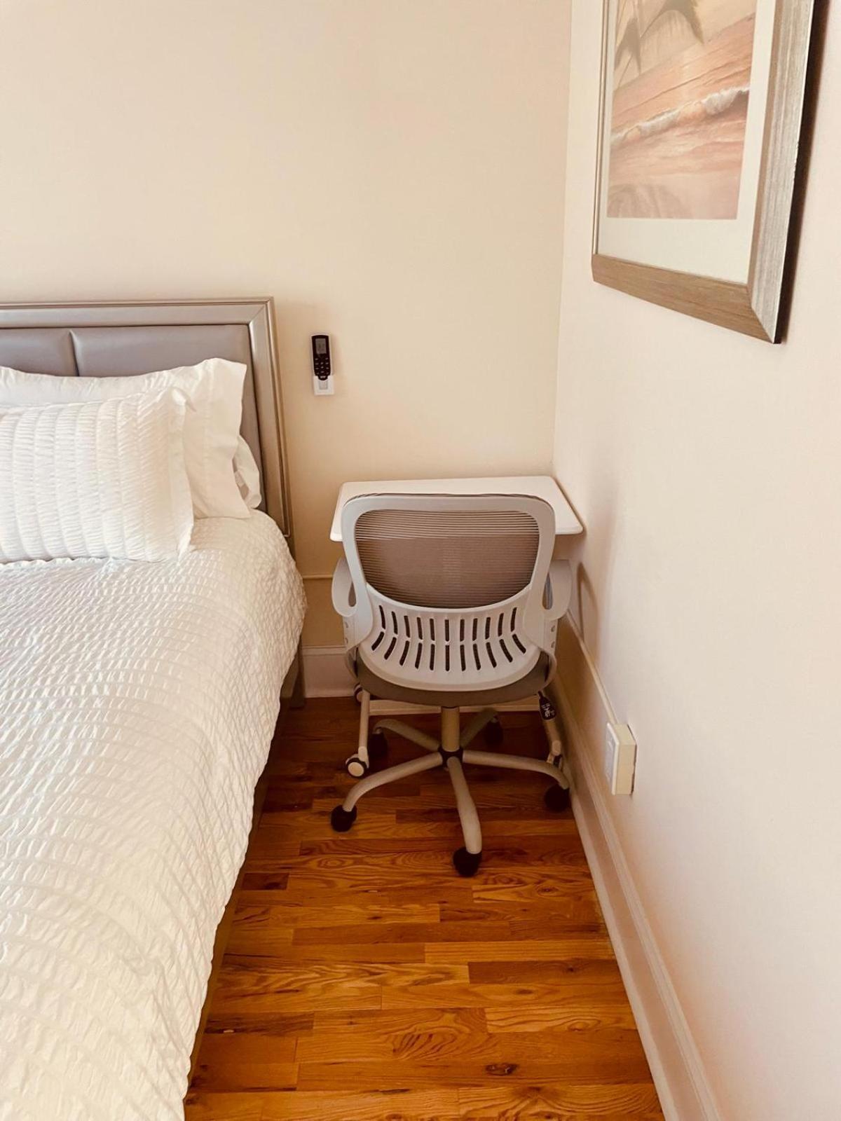 Appartement Ooohlala! 2 Beds And 2 Full Baths W/Free Parking à Newark Extérieur photo