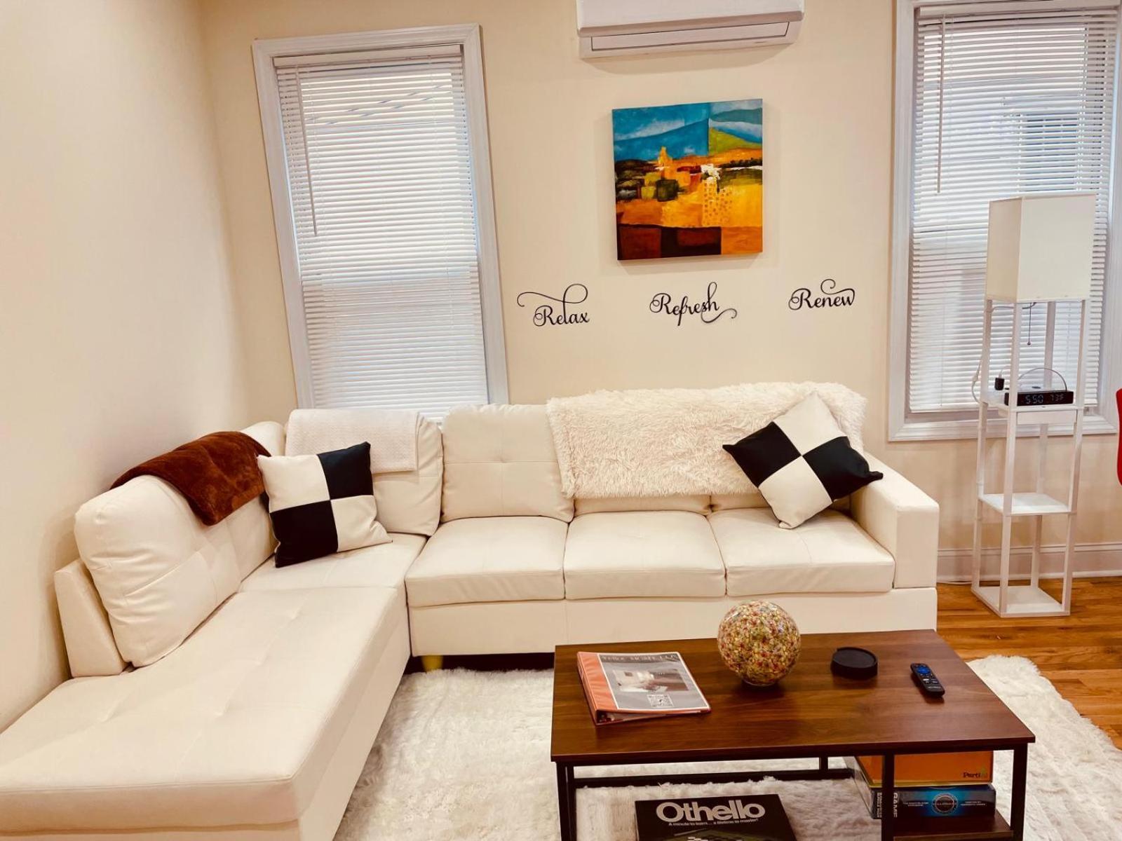 Appartement Ooohlala! 2 Beds And 2 Full Baths W/Free Parking à Newark Extérieur photo