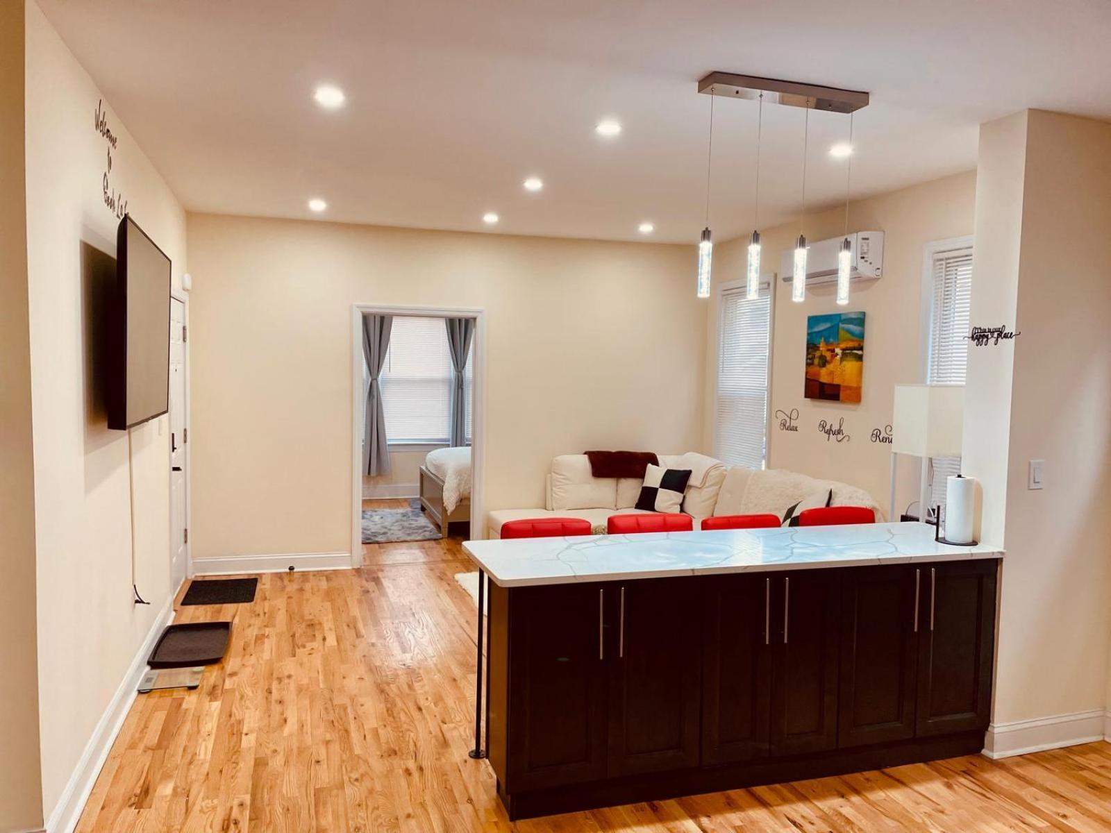 Appartement Ooohlala! 2 Beds And 2 Full Baths W/Free Parking à Newark Extérieur photo