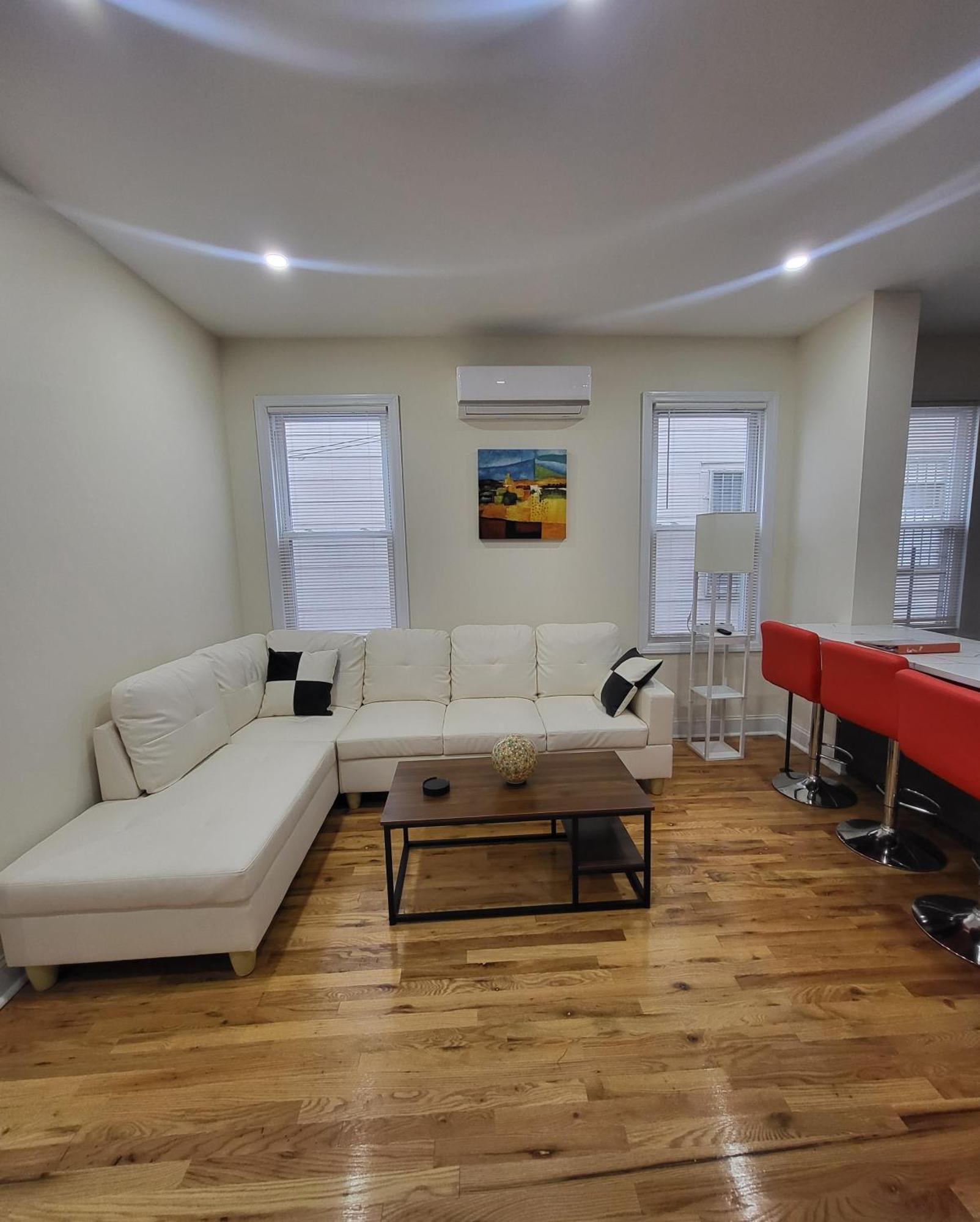 Appartement Ooohlala! 2 Beds And 2 Full Baths W/Free Parking à Newark Extérieur photo