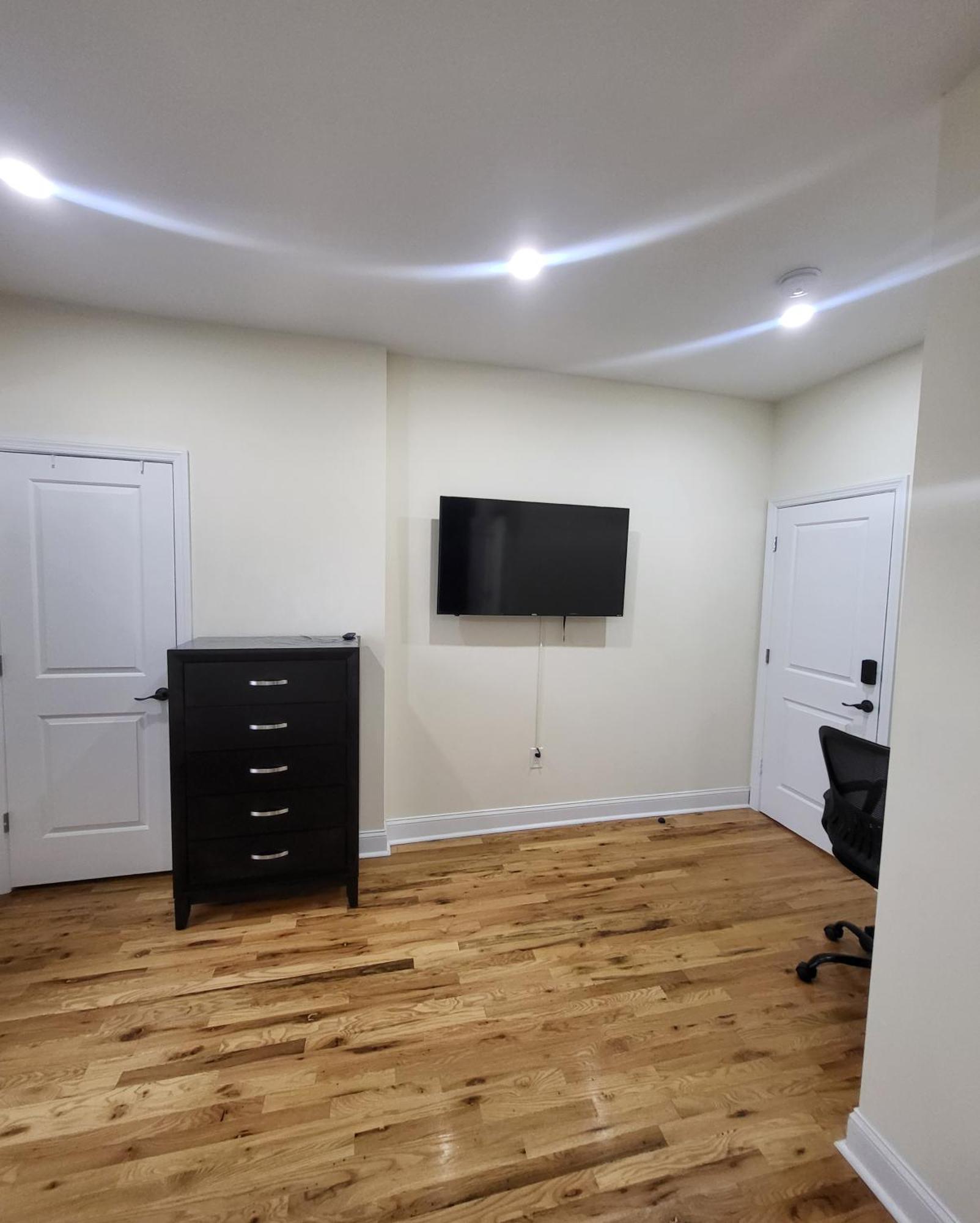 Appartement Ooohlala! 2 Beds And 2 Full Baths W/Free Parking à Newark Extérieur photo
