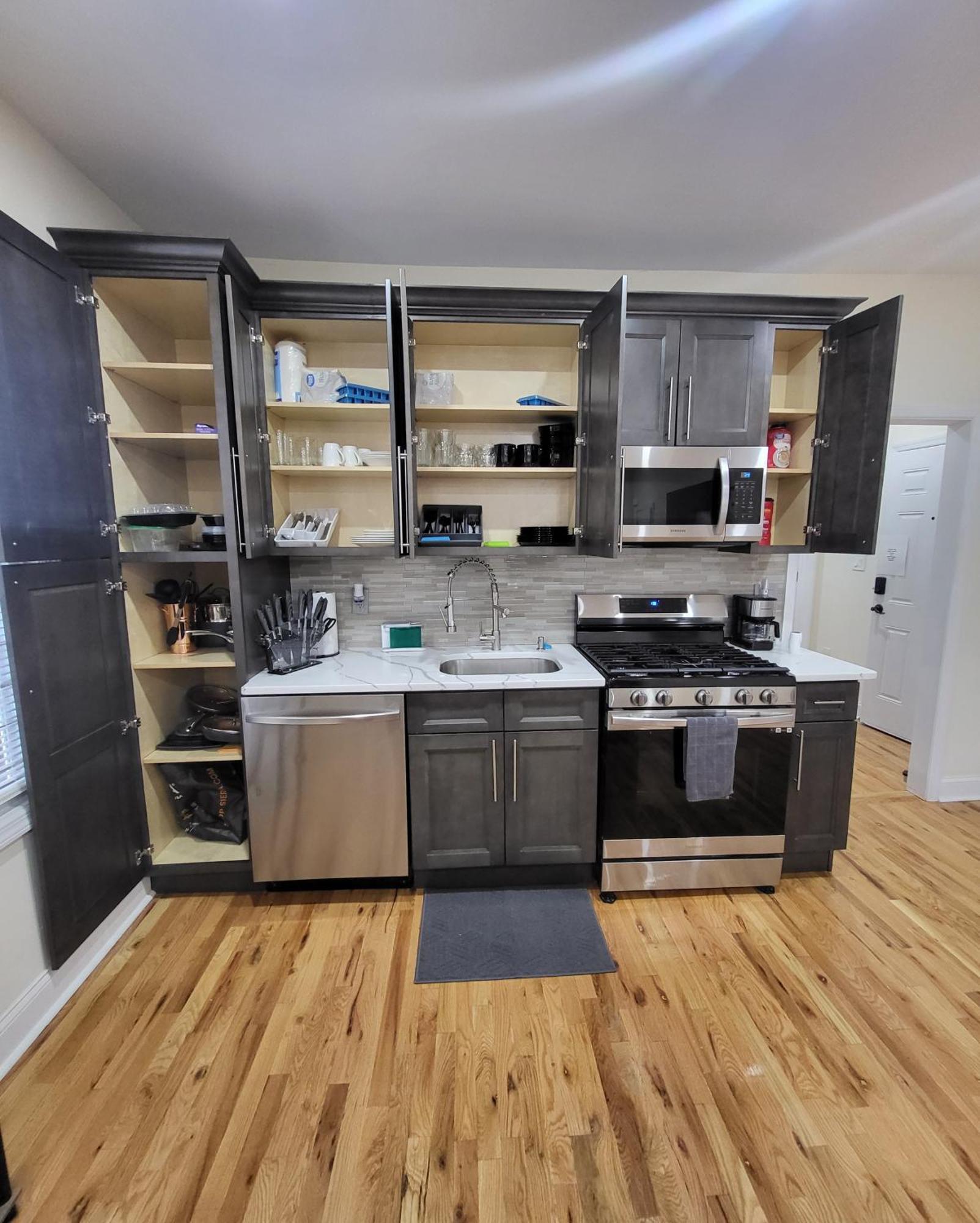 Appartement Ooohlala! 2 Beds And 2 Full Baths W/Free Parking à Newark Extérieur photo